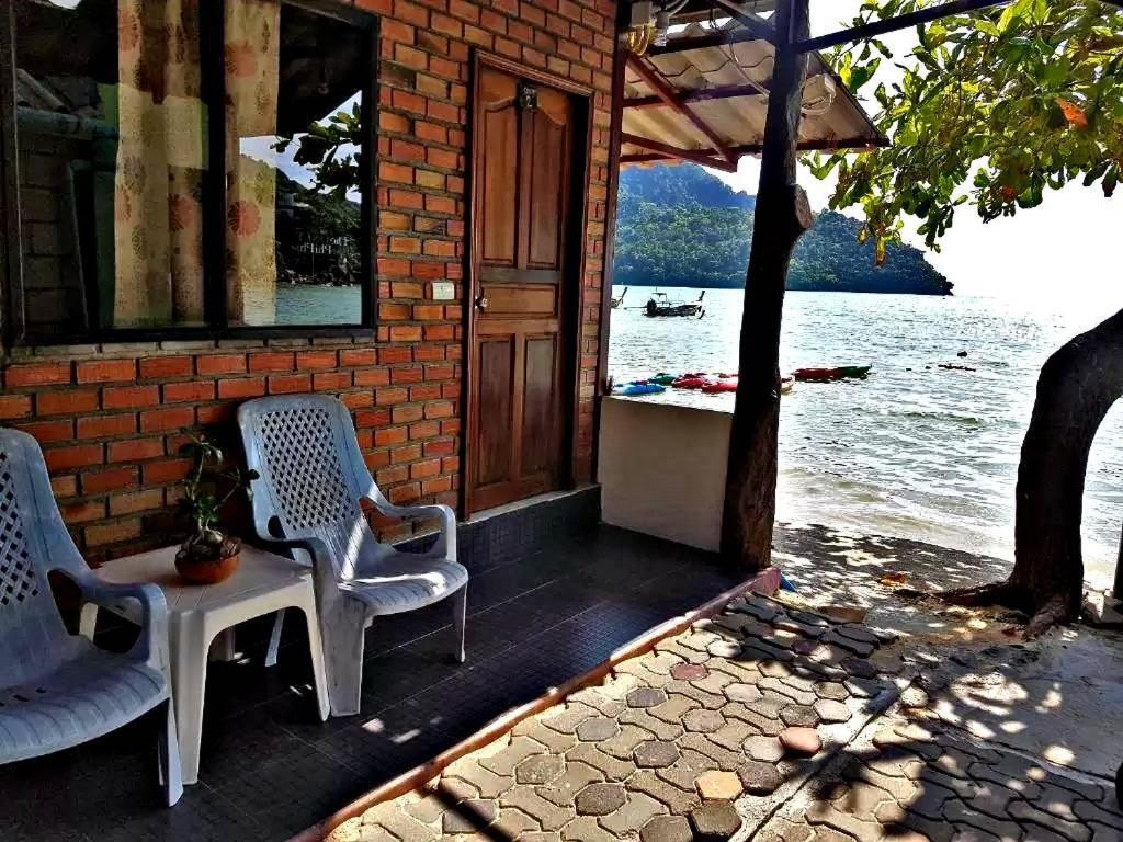 Dalum Beachhouse Koh Koh Phi Phi Don Extérieur photo